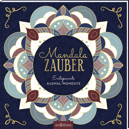 Das 3D-Buchcover zeigt ein stilisiertes Mandala in hellen und dunklen Blautönen, kombiniert mit dunklen Rottönen und Goldakzenten. In der Mitte der Komposition steht der Titel „Mandala ZAUBER“ in eleganter, goldener Schrift, darüber steht der Untertitel „Entspannte Ausmal-Momente“. Die grafischen Elemente sind harmonisch angeordnet und schaffen eine beruhigende Atmosphäre. Ganz unten mittig steht der Logoschriftzug von arsEdition.