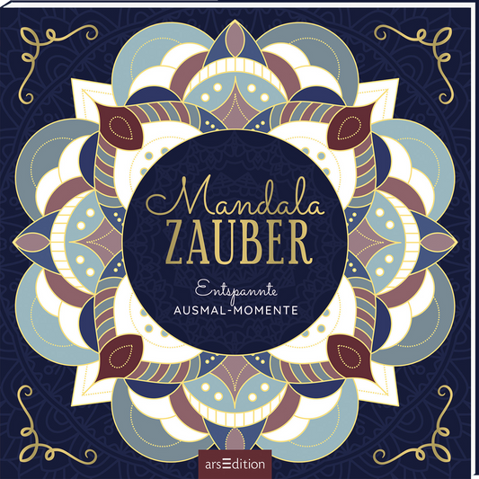 Das 3D-Buchcover zeigt ein stilisiertes Mandala in hellen und dunklen Blautönen, kombiniert mit dunklen Rottönen und Goldakzenten. In der Mitte der Komposition steht der Titel „Mandala ZAUBER“ in eleganter, goldener Schrift, darüber steht der Untertitel „Entspannte Ausmal-Momente“. Die grafischen Elemente sind harmonisch angeordnet und schaffen eine beruhigende Atmosphäre. Ganz unten mittig steht der Logoschriftzug von arsEdition.