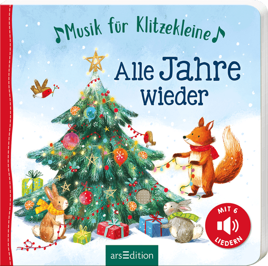 Auf dem Buchcover „Alle Jahre wieder“ aus der Reihe „Musik für Klitzekleine“ steht ein prächtiger, geschmückter Weihnachtsbaum im Mittelpunkt. Um den Baum versammeln sich ein fröhlicher Hase und ein neugieriger Fuchs, die kleine Geschenke und einen Glitzerstern betrachten. Die Farben sind festlich und einladend, mit viel Grün, Rot und Gold. Oben links sind musikalische Noten abgebildet. Ein roter Button informiert mit „MIT 6 LIEDERN“. Ganz unten mittig steht der Logoschriftzug...