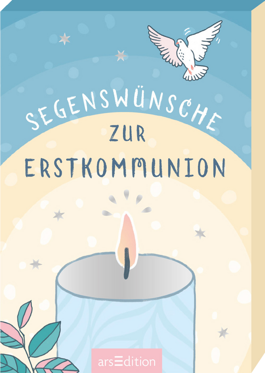 Das Buchcover zeigt oben einen sanften blauen Hintergrund mit weißen Punkten und einem kleinen weißen Vogel, der fliegt. In einem gebogenen Bogen steht in großen, verspielten Buchstaben „SEGENSWÜNSCHE“ und darunter in etwas kleinerer Schrift „zur ERSTKOMMUNION“. Im unteren Bereich befindet sich eine stilisierte Kerze mit glühender Flamme, umgeben von einer dezenten, pflanzenähnlichen Darstellung. Die Farbpalette ist hell und freundlich, vermittelt eine festliche Atmosphäre. Ganz...