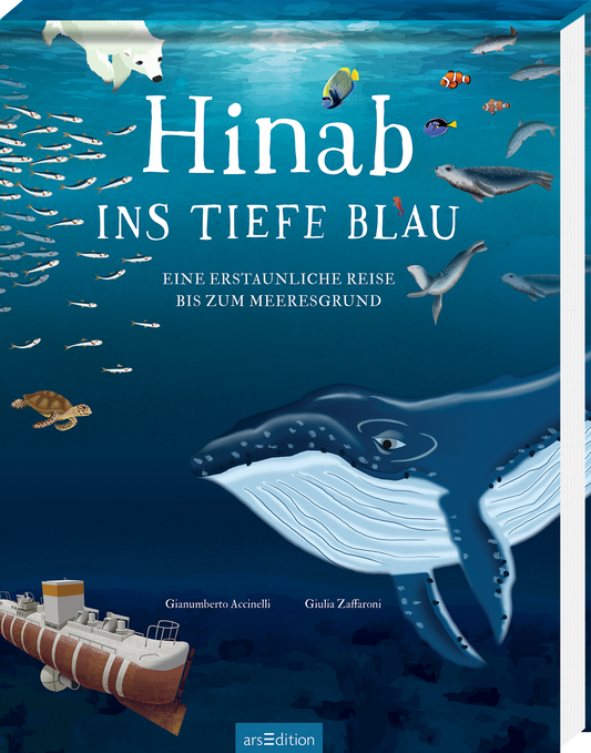 Das Buchcover zeigt eine zauberhafte Unterwasserlandschaft in verschiedenen Blautönen. Im Vordergrund schwimmt ein großer Blauwal, umgeben von einer Vielfalt maritimer Tiere wie Fische und Schildkröten. Der Titel „Hinab ins tiefe Blau“ ist in einer weißen, verspielten Schrift mittig platziert, darunter folgt der Untertitel „Eine erstaunliche Reise bis zum Meeresgrund“. Das Cover vermittelt ein Gefühl von Entdeckung und Staunen. Oben rechts ist ein „SPIEGEL-Bestseller“-Button...