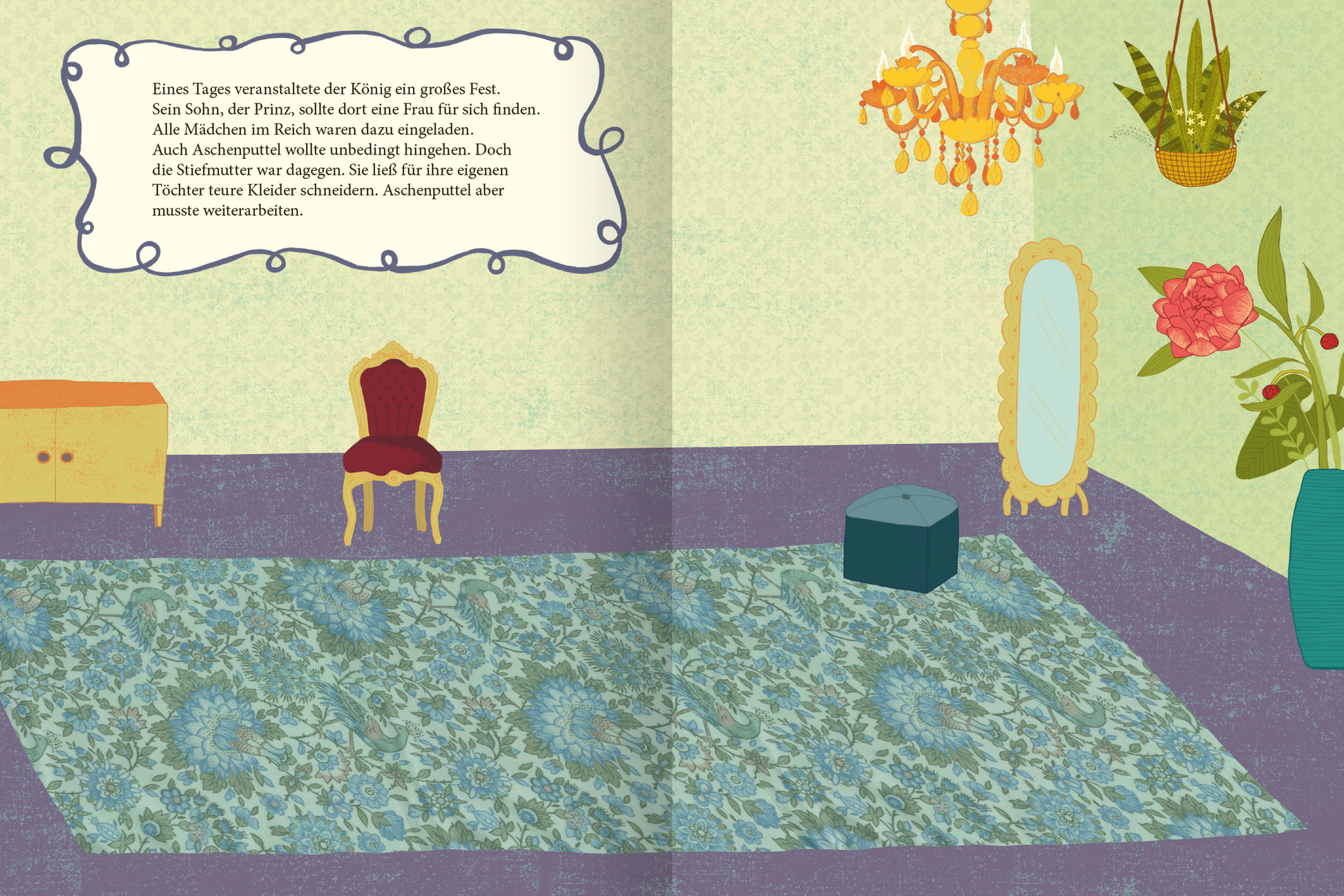 Gezeigt wird eine Innen- oder Zusatzansicht von „Mein Lieblingsmärchen-Stickerbuch – Aschenputtel“. Der Raum ist in sanften Grüntönen gehalten, mit einer charmanten Tapete und einem gemusterten Teppich in Blau und Grün. Ein roter Stuhl mit goldenen Verzierungen steht vor einer hellen, kommodenartigen Möbeloberfläche. An der Wand hängt ein eleganter Kristalllüster und ein große Spiegel aus hellem Holz. Im Hintergrund sind Blumen und weitere Dekorationen zu sehen, die ein...