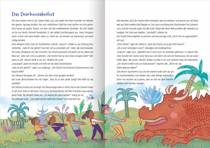 Gezeigt wird eine Innen- oder Zusatzansicht von „222 Geschichten zum Kuscheln“. Die Seite zeigt den Titel „Das Drachenzahnfest“ in blauer Farbe, groß und verspielt oben links. Darunter einem bunten Illustrationsbild, das eine Gruppe von Kindern zeigt, die gemeinsam an einem Seil ziehen, um einen Drachen zu besiegen. Die Farben sind lebhaft und einladend, mit grünen Palmen und einem roten Drachen, der freundlich aussieht. Der Text ist in klarer, gut lesbarer Schriftform gesetzt, in...