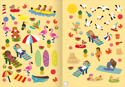 Gezeigt wird eine Innen- oder Zusatzansicht von „Erstes Stickern – Am Meer“. Die Seite zeigt eine lebhafte Gestaltung in warmen Gelbtönen, gefüllt mit bunten Illustrationen von Urlaubsszenen. Auffällige Elemente sind unter anderem Flamingos, Surfbretter, Sonnen, Krabben und Schwimmtierchen. Menschen entspannen unter einem Sonnenschirm oder auf Liegen, während verschiedene nautische Symbole und Obststücke, wie Wassermelonen, die Szene ergänzen. Die fröhliche Typografie unterstützt...