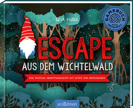 Das Buchcover zeigt einen geheimnisvollen, waldigen Hintergrund in verschiedenen Grüntönen, umgeben von dunkelblauen und schwarzen Farben. Im Vordergrund steht ein niedlicher Wichtel mit rotem Hut und weißem Bart. Der Titel „ESCAPE AUS DEM WICHTELWALD“ wird in auffälligen, roten Buchstaben dargestellt. Unter dem Titel befindet sich der Zusatz „Eine knifflige Adventsgeschichte mit Seiten zum Aufschneiden“ in weißer Schrift auf einem roten Banner. Oben rechts ist ein blauer Button...