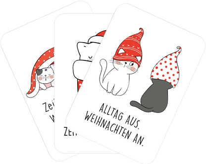 Gezeigt wird eine Innen- oder Zusatzansicht von „Frohe Mieznachten!“. Die Karten zeigen verschiedene Katzen in festlichen Weihnachtsmützen. Die Tiere sind in leichtem, künstlerischem Strich gezeichnet. Die Farben sind überwiegend rot und weiß, wobei eine Karte große, rote Punkte darstellt. Über den abgebildeten Katzen stehen die Texte „Zeigt den Alltag aus“ und „Weihnachten an“ in klarer, einfacher Typografie, die die verspielte Stimmung unterstreicht.