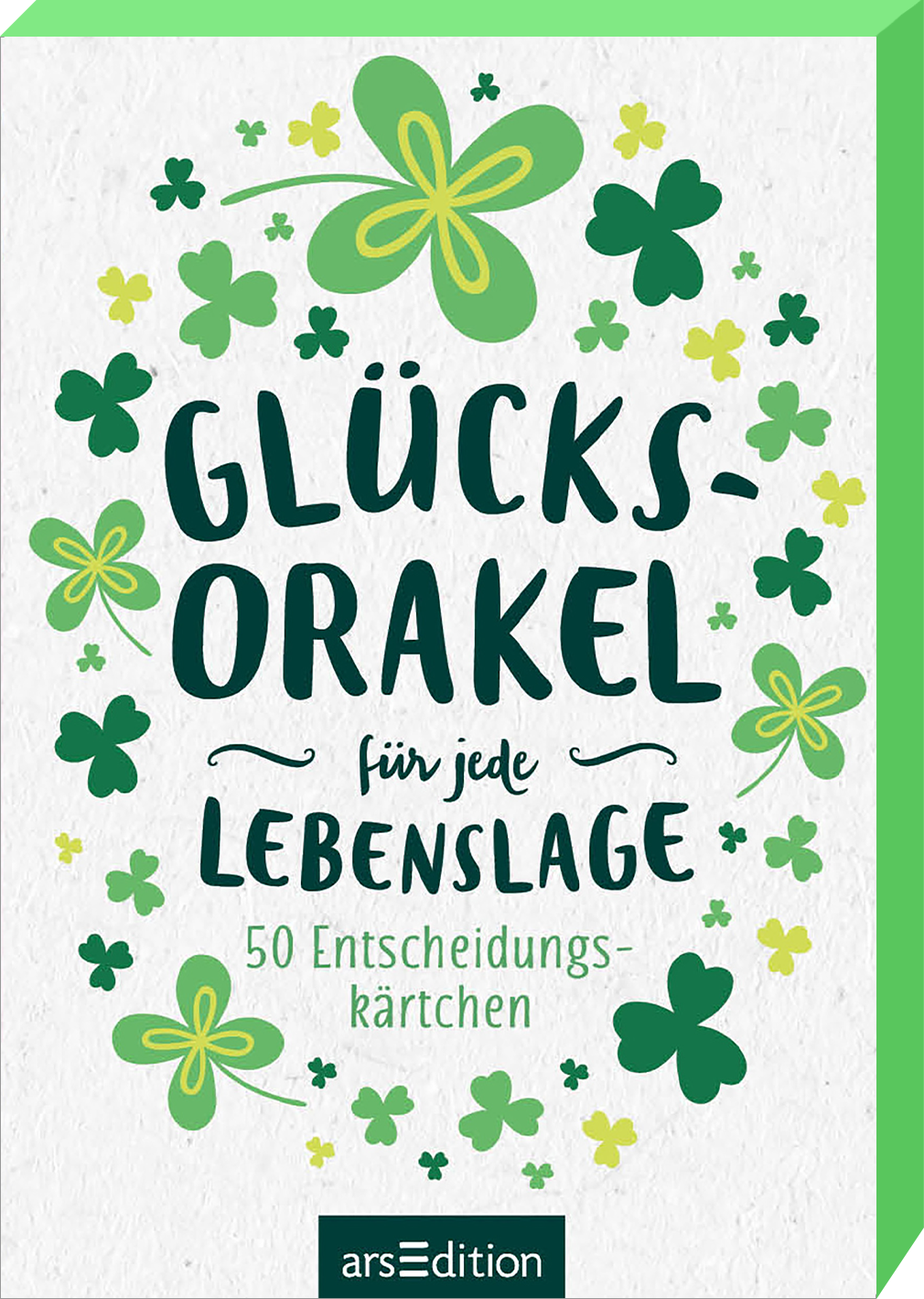 Das Buchcover zeigt eine fröhliche Komposition aus verschiedenen grünen Kleeblättern auf weißem Hintergrund, was eine positive und einladende Atmosphäre erzeugt. Der Titel „Glücksorakel für jede Lebenslage“ steht in großer, verspielter Schrift und ist in einem dunkleren Grünton gehalten. Darunter befindet sich der Hinweis „50 Entscheidungskärtchen“. Ganz unten mittig steht der Logoschriftzug von arsEdition.