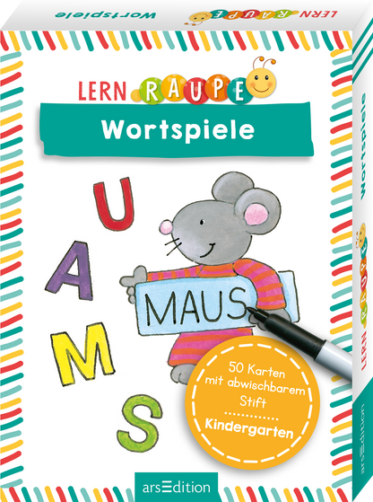 Das Buchcover zeigt eine freundliche Maus, die ein Schild mit dem Wort „MAUS“ hält. Um die Maus herum sind bunte Buchstaben in verschiedenen Farben angeordnet: U, A, M, S. Der Titel „LERNRAUPE“ steht in bunten Buchstaben oberhalb der Maus, während der Untertitel „Wortspiele“ in einer hellen grünen Schrift darunter platziert ist. In der unteren linken Ecke ist der Hinweis „50 Karten mit abwaschbarem Stift“ zu sehen. Ganz unten mittig steht der Logoschriftzug von arsEdition.