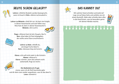 Gezeigt wird eine Innen- oder Zusatzansicht von „Zum Schulstart – Mein buntes Mitmachbuch“. Die Doppelseite präsentiert auf der linken Seite humorvolle Dialoge, umgeben von bunten, handgezeichneten Elementen wie Sternen, Sprechblasen und symbolischen Schulutensilien in lebhaften Farben. Die rechte Seite bietet einen leeren, karierten Bereich mit einer ablösebaren Notizblatt-Gestaltung. Die Schrift ist kindgerecht und gut lesbar, während die Farbgestaltung fröhlich und einladend wirkt.
