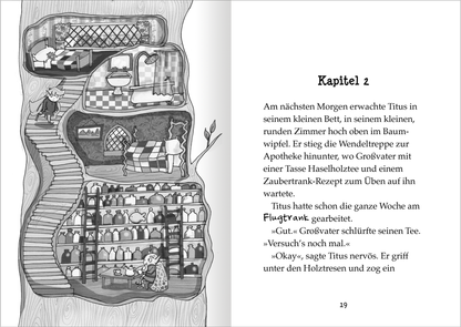 Gezeigt wird eine Innenansicht von „Der kleine Magier – Die Zauber-Apotheke“. Die Illustration zeigt eine geschwungene Treppe, die zu einer Apotheke führt, umgeben von mehreren Regalen mit Flaschen und Kräutern. In einem runden Zimmer sitzt der Protagonist Titus an einem Tisch, während ein älterer Mann mit einer Tasse in der Hand neben ihm steht. Die Bilder sind in monochromen Grautönen gehalten, während die Kapitelüberschrift „Kapitel 2“ in einer verspielten, handschriftlichen...