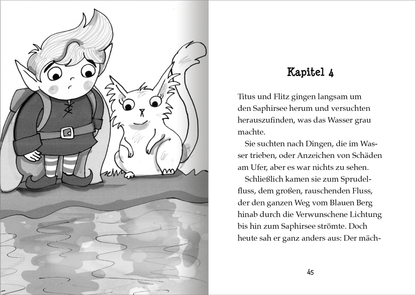 Gezeigt wird eine Innen- oder Zusatzansicht von „Der kleine Magier – Rettung für das Wasserpferd“. Die Seite zeigt in schwarz-weißer Illustrationsform den Protagonisten Titus mit einem Spitzentier, das wie eine Katze mit einem buschigen Schwanz aussieht. Im Hintergrund ist ein klarer Wasserverlauf und der Saphirsee zu erkennen. Die leicht verschnörkelte Schriftart des Kapiteltitels „Kapitel 4“ hebt sich contrastreich vom Textkörper ab, der das Abenteuer der Figuren beschreibt. Die...