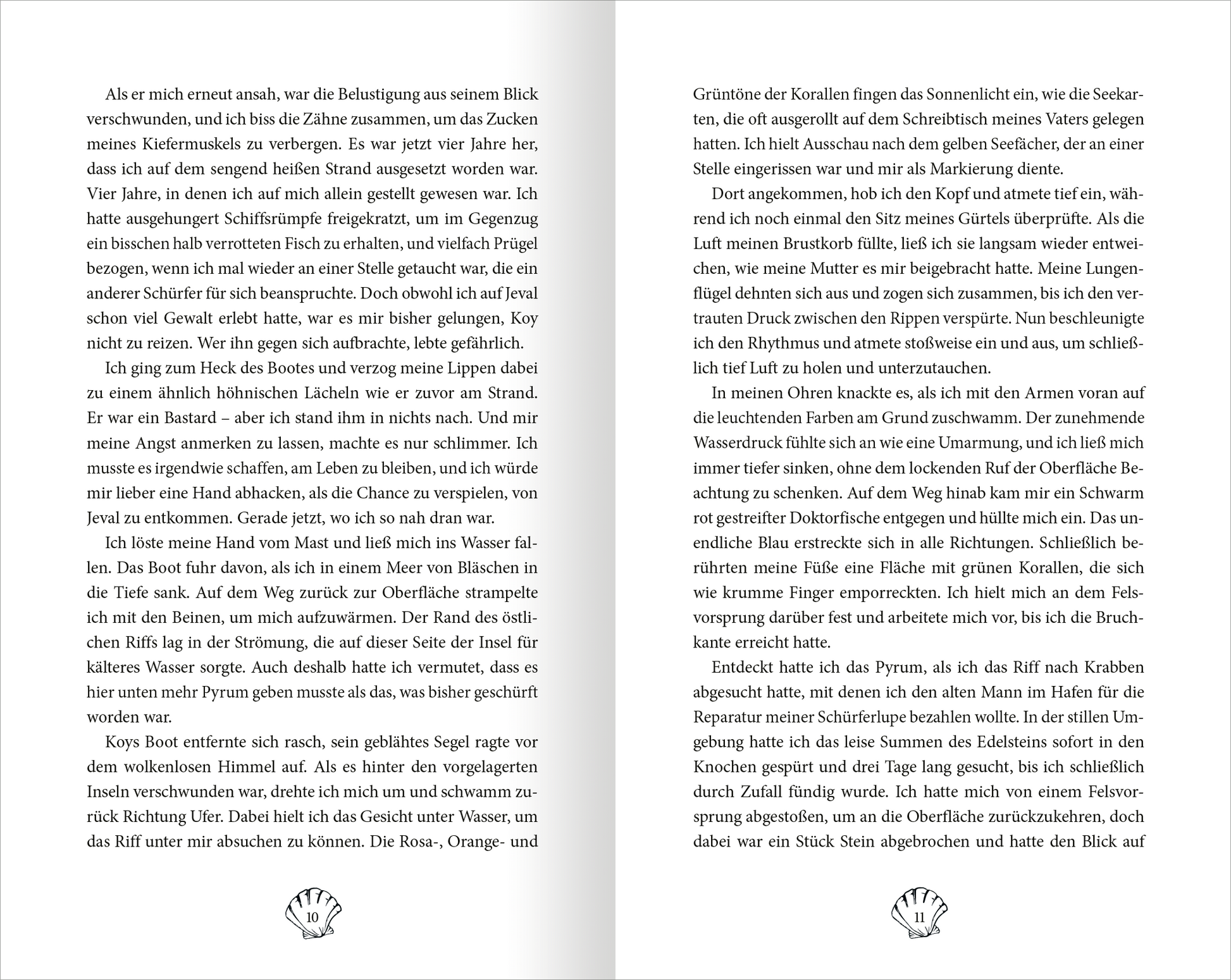 Gezeigt wird eine Innen- oder Zusatzansicht von „Fable – Der Gesang des Wassers“. Die Seiten zeigen einen klar strukturierten Text mit gut leserbarer Serifenschrift in schwarzer Farbe auf hellem Hintergrund. Das Layout unterstützt die Lesbarkeit und sorgt für eine angenehme Leseerfahrung.