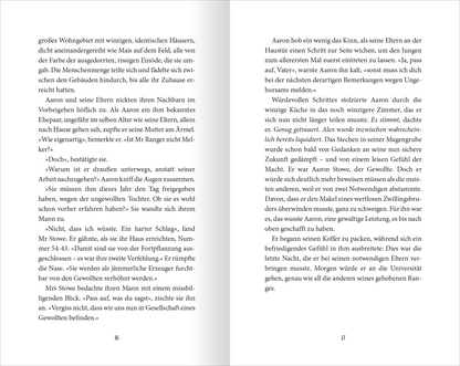 Gezeigt wird eine Innen- oder Zusatzansicht von „Wächter der Magie – Aufbruch nach Artimé“. Auf beiden Seiten sieht man eine klare, gut lesbare Schrift in Schwarz auf hellem Hintergrund. Der Text ist mehrzeilig, mit einem einheitlichen Zeilenabstand.  Die Seiten sind schlicht, ohne Illustrationen.