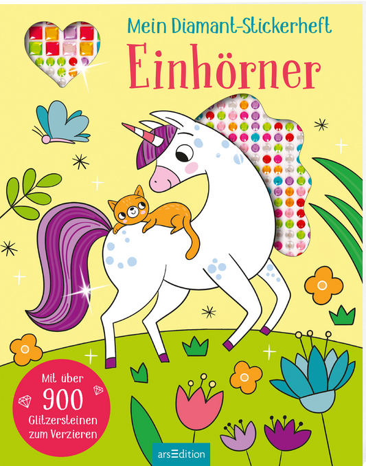 Gezeigt wird die 3D-Ansicht des Heftes. Das Buchcover zeigt ein fröhliches, bunt illustriertes Einhorn mit einem rosa Horn, das auf einer grünen Wiese steht. Auf dem Einhorn sitzt eine orangefarbene Katze. Rund um die beiden verbreiten bunte, stilisierte Blumen und Pflanzen eine heitere Atmosphäre. Der Titel „Einhörner“ ist in großen, roten Buchstaben oben auf dem Cover platziert, während der Zusatz „Mit über 900 Glitzersteinen zum Verzieren“ am unteren Bildrand zu finden ist....