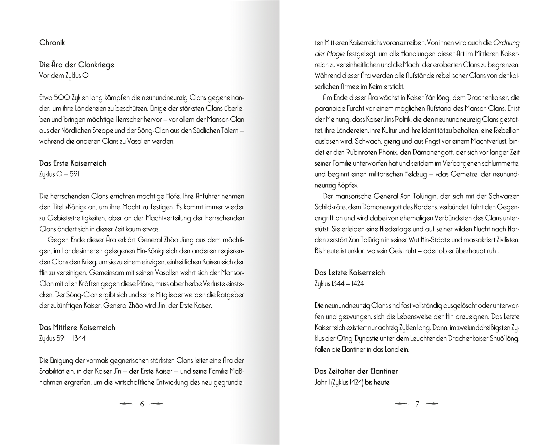 Gezeigt wird eine Innenansicht von „Song of Silver – Das verbotene Siegel“. Auf der Doppelseite sind zwei Spalten in schwarzer Schrift auf weißem Hintergrund angeordnet. Die linke Seite enthält Überschriften in größerer, fester Schrift. Die Seiten sind schlicht gehalten.