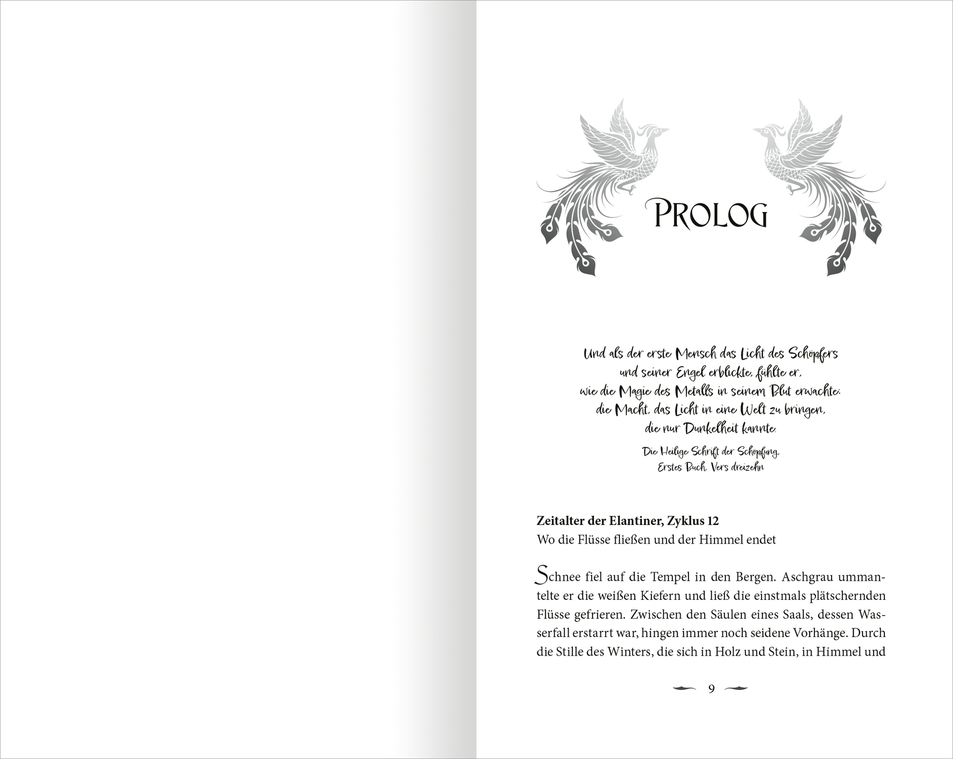 Gezeigt wird eine Innenansicht von „Dark Star Burning – Das letzte Kaiserreich“. Die Seite präsentiert den Prolog mit dem Titel „PROLOG“ in einer eleganten, serifenlosen Schriftart. Darunter folgt ein Zitat in kursiver Schrift, umgeben von zwei stilisierten, grauen Phönixen, die auf beiden Seiten erscheinen. Der Hintergrund ist schlicht weiß, wodurch die Schwarz-Weiß-Kontraste der Schrift und Illustrationen hervorstechen, während die grafischen Elemente eine mystische Atmosphäre...