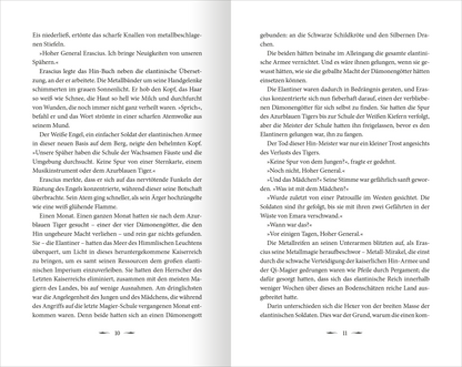 Gezeigt wird eine Innen- oder Zusatzansicht von „Dark Star Burning – Das letzte Kaiserreich“. Die Seiten zeigen einen gedruckten Text in dunkler Serifenschrift auf hellem Hintergrund, der gut lesbar ist. Die Gestaltung verwendet eine schlichte Farbpalette mit vorwiegendem Weiß und Schwarz, unterbrochen von gelegentlichen grafischen Elementen. Die Seitenzahlen sind deutlich platziert, und der gesamte Layout vermittelt einen klassischen, übersichtlichen Stil, der das Leseerlebnis...