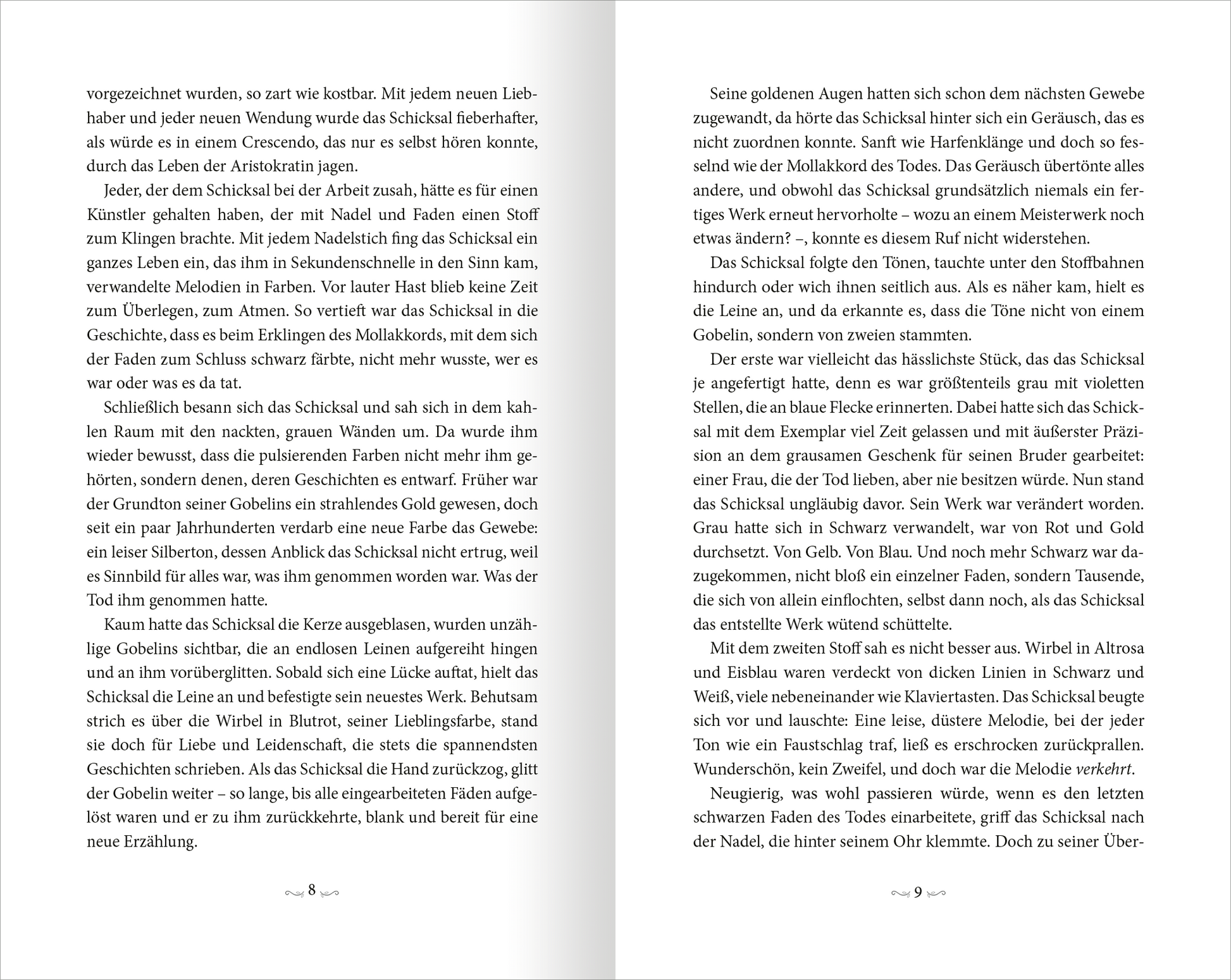 Gezeigt wird eine Innen- oder Zusatzansicht von „Foxglove – Das Begehren des Todes“. Die Seiten sind im klassischen Layout gehalten, mit durchgehender Textauszeichnung in schwarzer Serifenschrift auf hellem Hintergrund. Links und rechts befinden sich einfache, elegant gestaltete Seitenränder. Zwischen den Absätzen sind klare Abstandselemente vorhanden, die eine gute Lesbarkeit ermöglichen. Der Text ist in gut strukturierten Abschnitten gegliedert, wodurch die Orientierung im Inhalt...