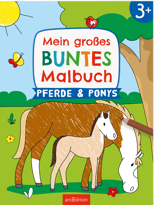 Auf dem Buchcover ist eine fröhliche Landschaft abgebildet, in der ein braunes Pferd und ein kleines Pony stehen. Der Hintergrund ist hellgrün mit bunten Blumen und einem blauen Himmel, in dem die Sonne strahlt und ein roter Vogel sitzt. Der Titel „Mein großes BUNTES Malbuch“ ist in bunten, verspielten Buchstaben gestaltet, darunter steht „PFERDE &amp; PONYS“. Rechts oben befindet sich die Altersangabe „3+“. Ganz unten mittig steht der Logoschriftzug von arsEdition.