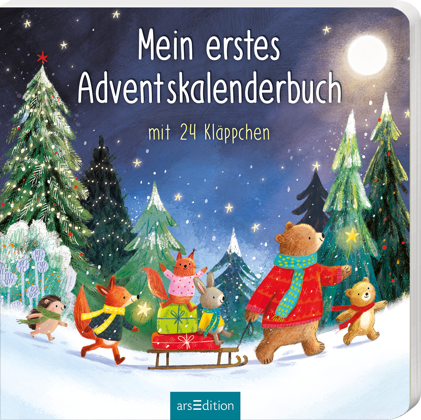 Auf dem Buchcover „Mein erstes Adventskalenderbuch“ mit 24 Kläppchen sind fröhliche Tierfiguren zu sehen, darunter ein Bär in einem roten Pullover mit einer grünen Schal, ein Fuchs und ein Hase, die um einen Schlitten mit Geschenken versammelt sind. Der Hintergrund ist mit strahlenden Weihnachtsbäumen und einem klaren Nachthimmel gestaltet, der von einem großen, hellen Mond erleuchtet wird. Die Schrift ist klar und verspielt gehalten. Ganz unten mittig steht der Logoschriftzug von...
