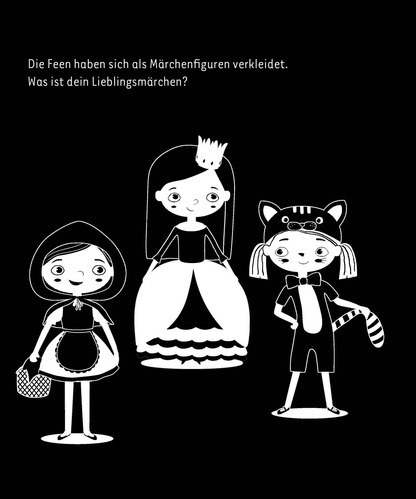 Gezeigt wird eine Innen- oder Zusatzansicht von „Kritzkratz-Spaß Feen“. Auf schwarzem Hintergrund sind drei skizzierte Figuren abgebildet: links ein Mädchen in einem roten Kleid mit einem Korb, in der Mitte eine Prinzessin mit einer Krone und weißem Kleid, rechts ein Junge in einem gestreiften Outfit mit einer Katze als Hut. Der Text oben fragt „Was ist dein Lieblingsmärchen?“ in einer verspielten Schriftart, die die kindliche Atmosphäre betont.