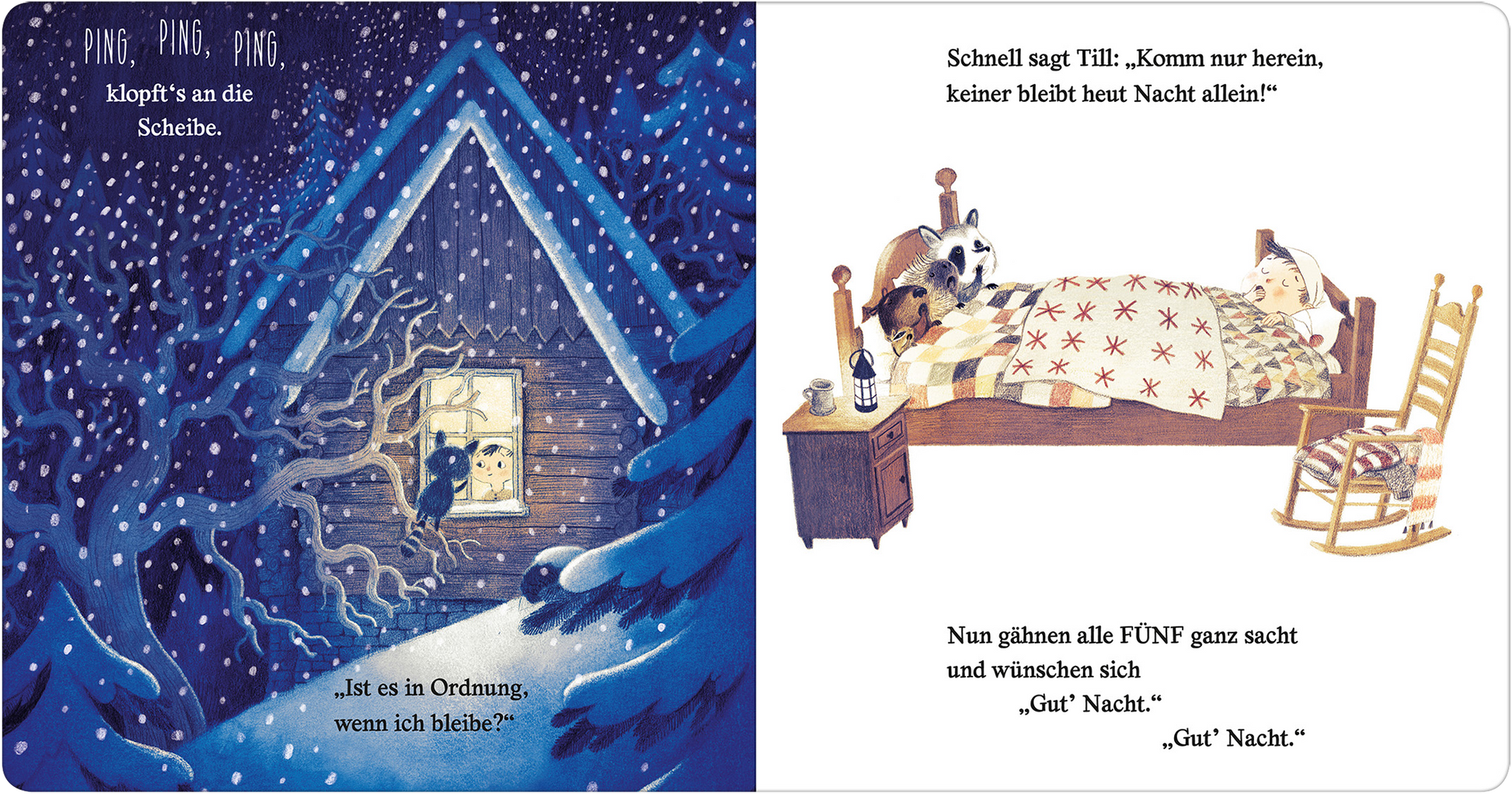 Gezeigt wird eine Innen- oder Zusatzansicht von „Klopf! Klopf! Komm herein, keiner bleibt heut Nacht allein!“. Auf der linken Seite sieht man eine winterliche Szene mit einem gemütlichen Holzhaus, umgeben von schneebedeckten Bäumen. Durch das Fenster blickt ein Tier, das an die Scheibe klopft. Die rechte Seite zeigt ein Schlafzimmer mit einem Bett, in dem ein Kind und ein Hund unter einer farbenfrohen Decke schlafen, während eine Stehlampe und ein Schaukelstuhl den Raum ergänzen. Die...