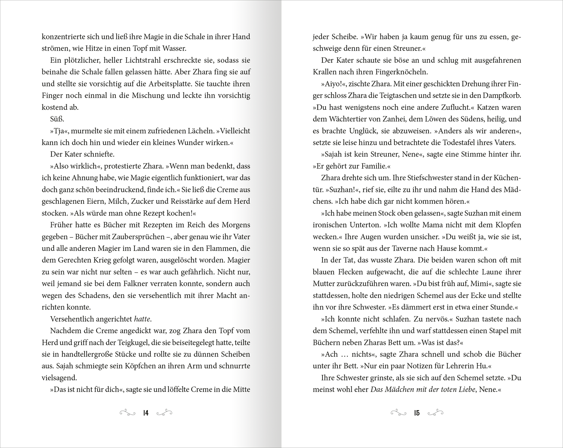 Gezeigt wird eine Innen- oder Zusatzansicht von „Zhara – Hüter der Morgenröte“. Die Doppelseite präsentiert den fortlaufenden Text in einer klaren, gut lesbaren Schriftart auf einem weißen Hintergrund. Die Absätze sind sorgfältig strukturiert, was das Lesen erleichtert. Dunkle Schriftfarbe sorgt für einen hohen Kontrast. Kleine Illustrationen könnten an den Seiten sichtbar sein, die den Text visuell unterstützen, ohne von ihm abzulenken. Die gesamte Gestaltung fördert die...