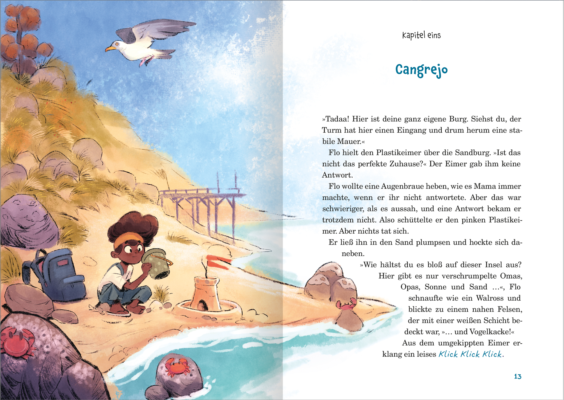Gezeigt wird eine Innen- oder Zusatzansicht von „Meister des Abenteuers“. Die Illustration zeigt eine lebendige Strandlandschaft mit sanften Sanddünen und einem blauen Himmel. In der Mitte stehen zwei Kinder, eines mit einem Rucksack, das am Strand spielt. Um sie herum liegen große Steine und Muscheln, während im Hintergrund eine Holzplanke ins Wasser führt. Der Titel „Cangrejo“ ist in einer verspielten Schriftart am oberen Rand des rechten Seitenbereichs platziert. Die Farben sind...