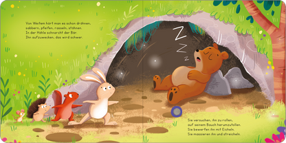 Gezeigt wird eine Innen- oder Zusatzansicht von „Das lustige Frühlingserwachen“. Auf der doppelten Buchseite sind ein schlafender Braunbär vor seiner Höhle und drei fröhliche Tiere, darunter ein Hase, ein Eichhörnchen und ein Mäuschen, zu sehen. Die Tiere wirken lebhaft und verspielt. Die Szenerie ist in hellen Farben gehalten, mit sattem Grün im Hintergrund und bunten Details. Die großzügige, klare Schriftart ermöglicht eine einfache Lesbarkeit, während der textliche Inhalt die...