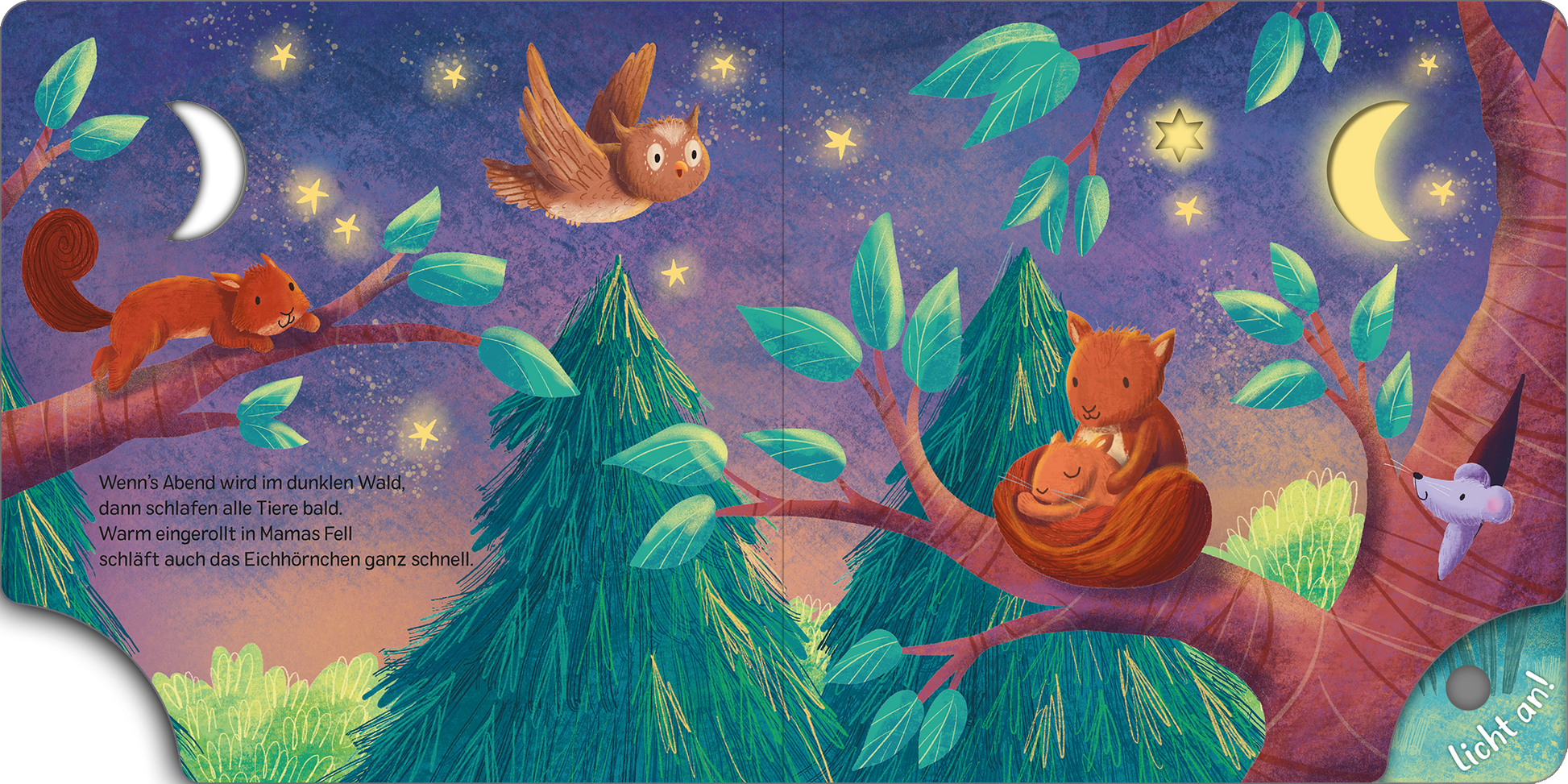 Gezeigt wird eine Innen- oder Zusatzansicht von „Mein Schlummer-Licht-Buch: Gute Nacht, Wald“. Die Illustration zeigt einen nächtlichen Wald mit einer sanften Farbpalette aus Lila- und Grüntönen. In den Bäumen sitzen Tiere wie ein Eichhörnchen und eine Eule, umgeben von schimmernden Sternen und einem Halbmond. Die freundliche Typografie am unteren Rand beschreibt die Szene und trägt zur beruhigenden Atmosphäre bei. Die Elemente sind liebevoll gestaltet und unterstreichen das...