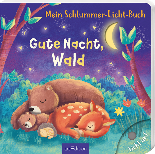 Auf dem Buchcover „Gute Nacht, Wald“ aus der Reihe „Mein Schlummer-Licht-Buch“ sind ein Bär, ein Fuchs und ein Igel in einer sanften, bunten Waldlandschaft dargestellt. Die Tiere liegen gemütlich zusammen, während eine hell leuchtende Mondsichel über ihnen am Nachthimmel schimmert. Der Hintergrund ist in tiefblauen und lilafarbenen Tönen gehalten, was eine ruhige Atmosphäre schafft. Der Titel „Gute Nacht, Wald“ ist in großen, weißen Buchstaben geschrieben. Ganz unten mittig...