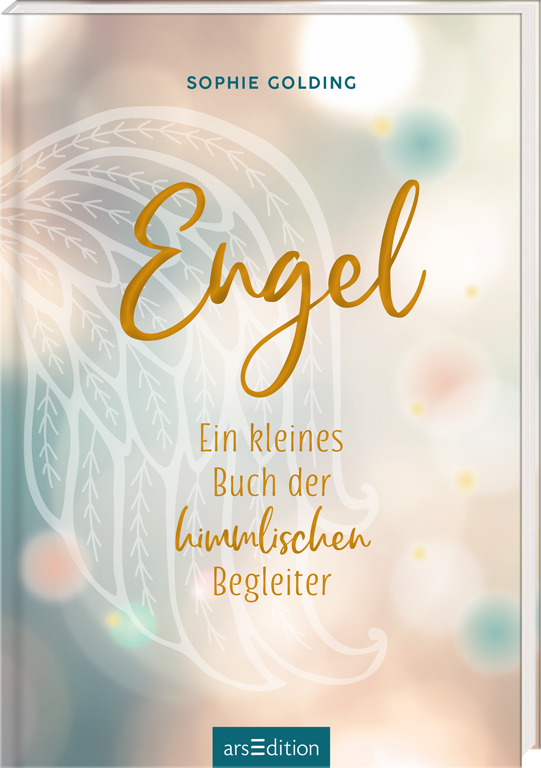 Auf dem Buchcover ist ein sanfter, farbverlaufartiger Hintergrund in zarten Pastelltönen zu sehen, der eine beruhigende Atmosphäre vermittelt. Die zentrale Schrift „Engel“ ist in eleganter, goldener Typografie gestaltet, während der Untertitel „Ein kleines Buch der himmlischen Begleiter“ in einer schlichteren Schrift darunter steht. Im Hintergrund ist ein feines Engelsflügel-Motiv angedeutet. Oben links befindet sich der Name der Autorin „Sophie Golding“. Ganz unten mittig steht...