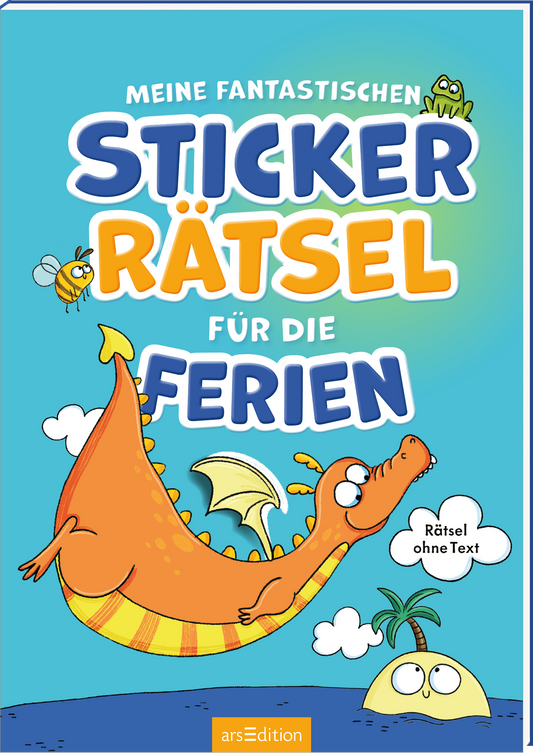 Das Cover ist in leuchtenden sommerlichen Farben gehalten. Der Titel ist blau und gelb, im Vordergrund schwebt ein freundlicher orangener Drache vor einem hellblauen Himmel und über einem dunkelblauen Meer. Auf einer Wolke steht der Hinweis "Rätsel ohne Text". Ganz unten mittig steht der Logoschriftzug von arsEdition.