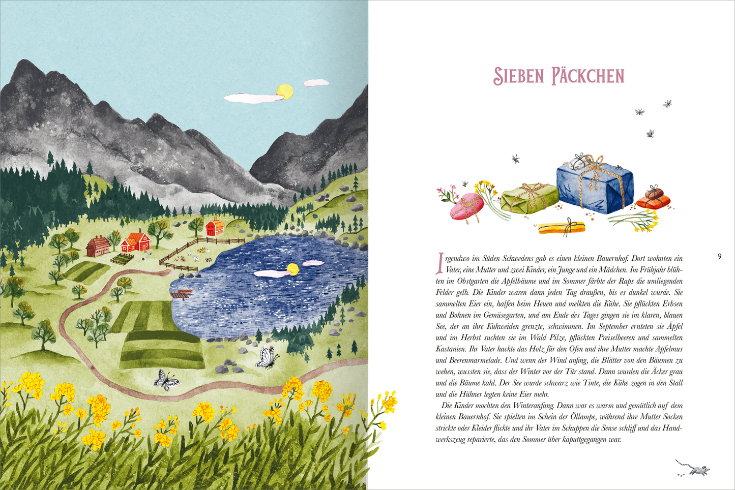Gezeigt wird eine Innen- oder Zusatzansicht von „Die Schneekönigin“. Auf der linken Seite ist eine farbenfrohe Illustration einer Landschaft mit sanften Hügeln, einem blauen See und roten Häusern vor einer bergigen Kulisse zu sehen. Die Farben sind überwiegend pastellfarben, mit gelben Blumen im Vordergrund. Auf der rechten Seite steht in einer elegant geschwungenen Schrift der Titel „SIEBEN PÄCKCHEN“ in kräftigem Rot, umgeben von zarten Illustrationen von Geschenken und weiteren...