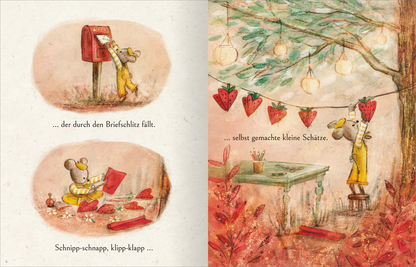 Gezeigt wird eine Innen- oder Zusatzansicht von „Meine Liebe begleitet dich überall hin“. Die Illustration zeigt eine aufgeregte Figur, die einen roten Brief in einen Briefkasten steckt, umgeben von warmen, erdigen Farbtönen in Rot und Gelb. Auf der gegenüberliegenden Seite ist ein gedeckter Tisch im Freien, umgeben von strahlenden Lights und liebevoll gestalteten, roten Herzchen, die an einer Leine hängen. Die handschriftliche Typografie ergänzt das verspielte, herzliche Ambiente.