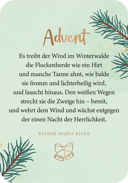 Gezeigt wird eine Innen- oder Zusatzansicht von „Allüberall auf den Tannenspitzen“. Die Ansicht präsentiert einen sanften, pastellgrünen Hintergrund, umrahmt von stilisierten, gedrungenen Tannenzweigen. Der Titel „Advent“ ist in eleganter, goldener Schrift mittig platziert. Darunter steht der poetische Text von Rainer Maria Rilke in gut lesbarer, dunkler Schrift, strukturiert in Absätzen. Ein minimalistisches, goldenes Glockensymbol ergänzt das Design am unteren Rand der Seite.