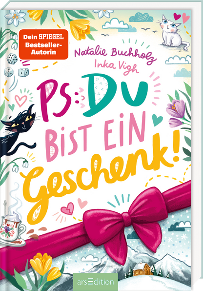 Das Cover von „PS: Du bist ein Geschenk!“ von Natalie Buchholz und Inka Vigh ist bunt und verspielt gestaltet. Der Titel steht mittig in großer, handgeschriebener Schrift in unterschiedlichen Farben. Eine große, pinke Schleife verläuft quer über das Cover. Rund um den Text befinden sich Illustrationen von Blumen, Herzen, Würfeln, einer dampfenden Tasse und einer verschneiten Hütte. Oben links befindet sich ein rotes Label mit der Aufschrift „Dein SPIEGEL Bestseller-Autorin“. Ganz...