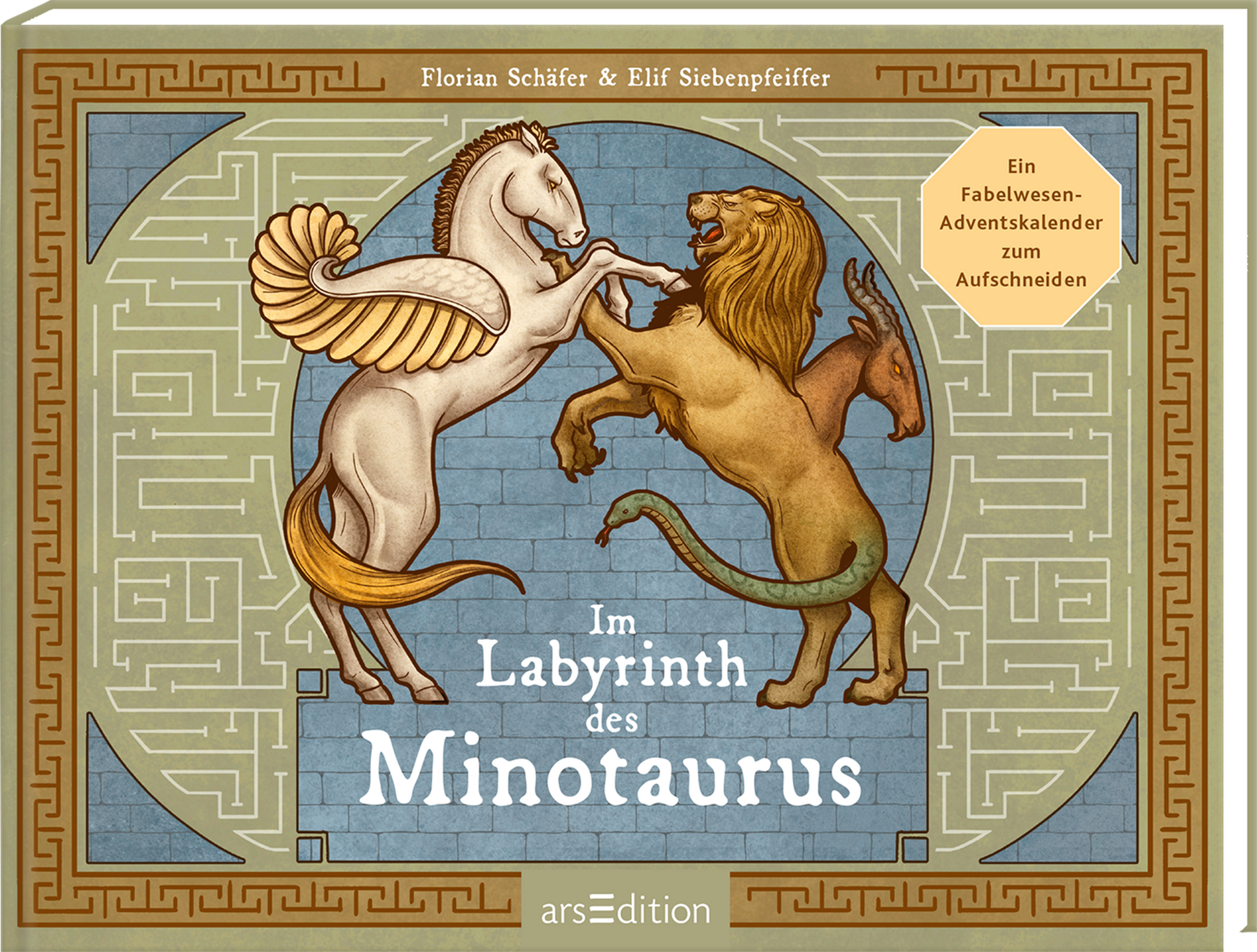 Das Buchcover zeigt im Zentrum einen geflügelten Einhorn und einen majestätischen Löwen, die in einem künstlerischen, stilisierten Stil dargestellt sind. Der Hintergrund ist in sanftem Blau und Beige gehalten, umrahmt von geometrischen Mustern. Der Titel „Im Labyrinth des Minotaurus“ ist prominent in großen, geschwungenen Buchstaben platziert. Ganz unten mittig steht der Logoschriftzug von arsEdition.