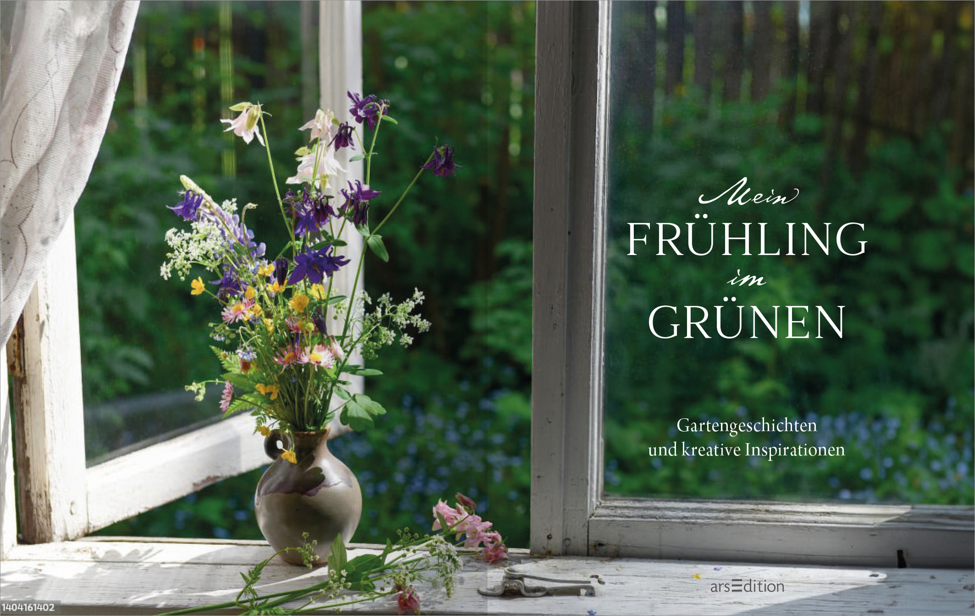 Gezeigt wird eine Innen- oder Zusatzansicht von „Mein Frühling im Grünen“. Die Szene zeigt einen offenen Fensterrahmen mit einem zarten Strauß bunter Wildblumen in einer braunen Keramikvasen. Die Farben sind lebhaft und frisch, dominierend sind Violett-, Weiß- und Grüntöne. Im Hintergrund ist ein blühendes, grünes Umfeld sichtbar. Der Titel „Mein FRÜHLING im GRÜNEN“ ist in eleganter, geschwungener Schrift in Weiß und Schwarz gehalten, ergänzt durch den Untertitel...