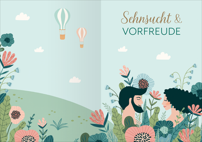 Gezeigt wird eine Innen- oder Zusatzansicht von „Frühlingsherz“. Die Szene präsentiert ein sanftes, pastellfarbenes Farbspiel mit einem hellen Himmel, fliegenden Heißluftballons und üppigen, bunten Blumen. Im Vordergrund sind zwei stilisierte Figuren zu sehen, die sich anblicken, umrahmt von floralen Elementen. Die Schriftart für „Sehnsucht &amp; Vorfreude“ ist elegant und verschnörkelt, die Gesamtkomposition strahlt eine warme, fröhliche Atmosphäre aus.