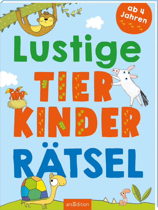 Das Buchcover zeigt einen hellblauen Hintergrund mit einer verspielten, kindgerechten Gestaltung. Oben hängt ein Faultier an einem Ast. In großen, bunten Buchstaben steht „Lustige Tier Kinder Rätsel“ in rot, orange und grün, wobei „Tier“ hervorgehoben ist. Am rechten Rand sind verschiede Tiere abgebildet, darunter ein Schaf, ein Eichhörnchen und eine Schildkröte. In einer roten, runden Ecke steht der Hinweis „ab 4 Jahren“. Ganz unten mittig steht der Logoschriftzug von...