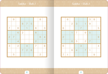 Gezeigt wird eine Innen- oder Zusatzansicht von „Kleine Auszeit – Sudoku“. Die Doppelseite präsentiert zwei Sudoku-Rätsel in einem klaren Layout. Der Hintergrund ist in einem sanften Beigeton gehalten, die Kästchen der Sudoku-Gitter sind in einem hellblauen Farbton markiert. Die Zahlen sind in einer gut lesbaren, serifenlosen Schriftart in schwarzer Farbe dargestellt. Die Seitenzahlen „30“ und „31“ sind in einem dezenten, kreisförmigen Element am unteren Rand platziert.