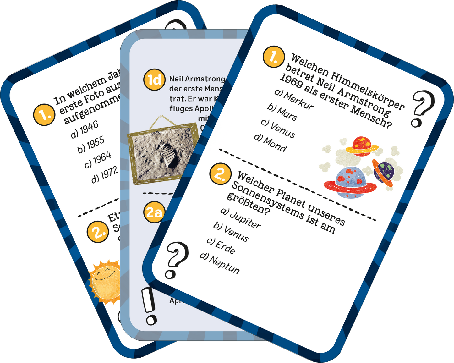 Gezeigt wird eine Innen- oder Zusatzansicht von „Das galaktische Weltall-Quiz“. Die Ansicht zeigt drei farbenfrohe Quizkarten mit einem blauen Rand. Jede Karte enthält eine nummerierte Frage und mehrere Antwortmöglichkeiten, die in schwarzer Schrift dargestellt sind. Die erste Karte beschreibt ein Ereignis aus dem Jahr 1968 und nennt Neil Armstrong, während die zweite Karte planetarische Fragen stellt, wie „Welcher Planet unseres Sonnensystems ist am größten?“. Bunte Illustrationen...