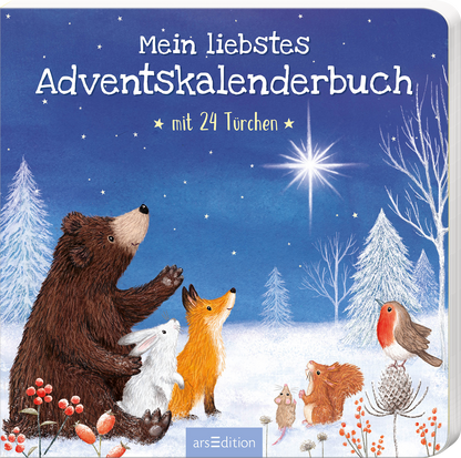 Das Buchcover zeigt eine winterliche Szene mit einem großen, braunen Bären und mehreren kleinen Tieren, darunter ein Fuchs, ein Hase und ein Rotkehlchen, die zur strahlenden Weihnachtsstern leuchten. Der Himmel ist in sanften Blautönen gehalten, während der Boden mit Schnee und roten Beeren verziert ist. Der Titel „Mein liebstes Adventskalenderbuch“ ist in verspielter, weißer Schrift in der oberen Hälfte des Covers platziert, begleitet von dem Zusatz „mit 24 Türchen“ in zarten,...