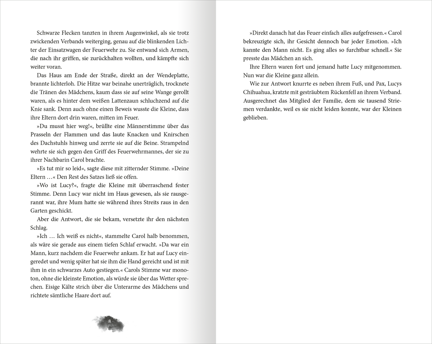 Gezeigt wird eine Innen- oder Zusatzansicht von „My Darkest Revenge“. Die Seite besteht aus zwei Spalten mit fortlaufendem Text, der in einer klaren, serifenlosen Schriftart gesetzt ist. Der Text ist in dunklen Grautönen gehalten, während der Hintergrund in einem sanften Weiß gehalten ist. Am linken Seitenrand sind einige stilisierte schwarze Flecken zu sehen, die visuelle Elemente des Inhalts widerspiegeln. Die breiten Ränder bieten Raum für Notizen oder Anmerkungen.