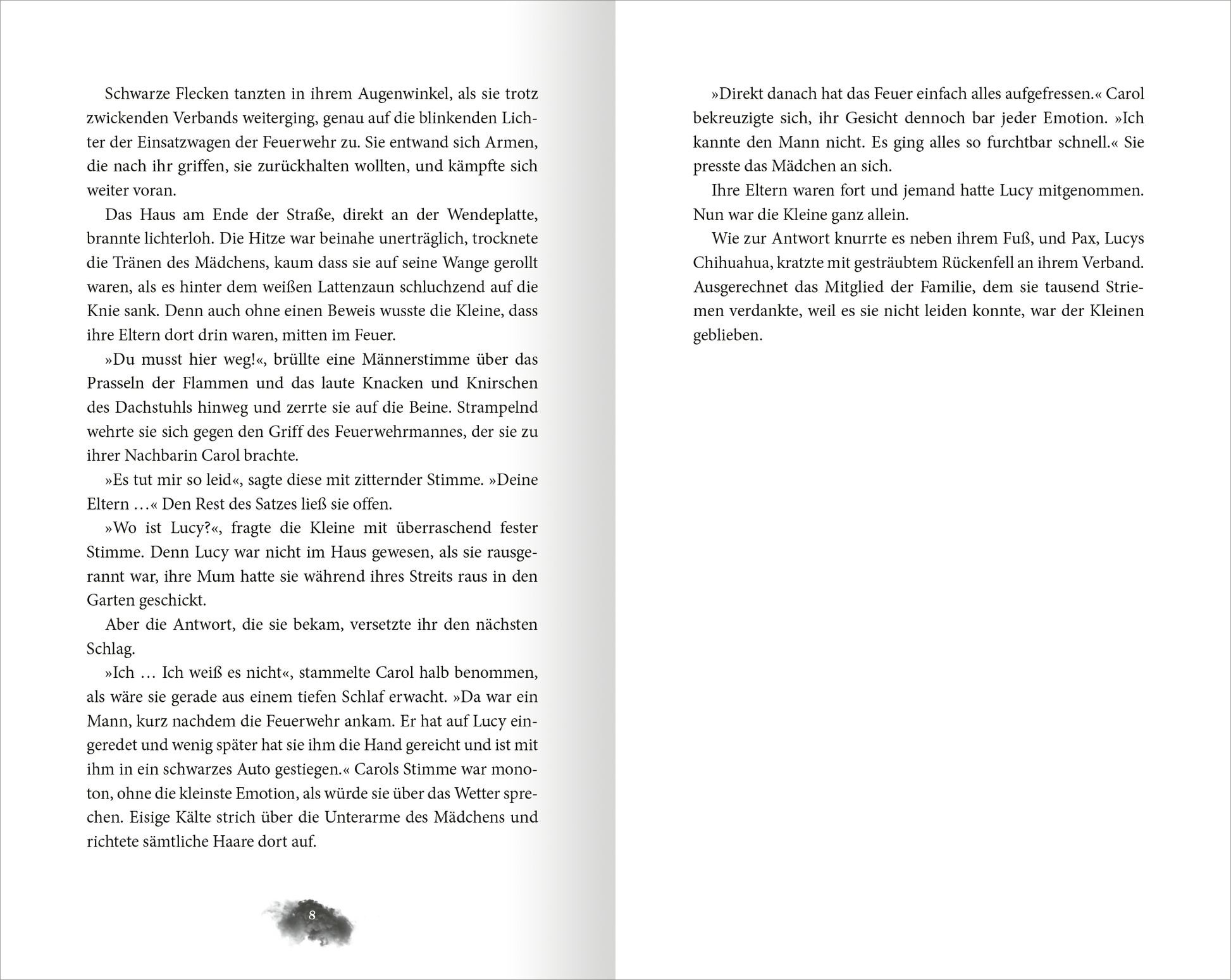 Gezeigt wird eine Innen- oder Zusatzansicht von „My Darkest Revenge“. Die Seite besteht aus zwei Spalten mit fortlaufendem Text, der in einer klaren, serifenlosen Schriftart gesetzt ist. Der Text ist in dunklen Grautönen gehalten, während der Hintergrund in einem sanften Weiß gehalten ist. Am linken Seitenrand sind einige stilisierte schwarze Flecken zu sehen, die visuelle Elemente des Inhalts widerspiegeln. Die breiten Ränder bieten Raum für Notizen oder Anmerkungen.