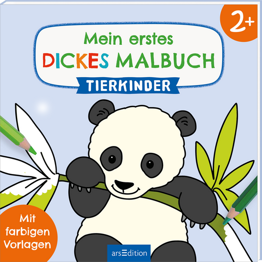 Das Buchcover zeigt einen niedlichen Panda, der mit einer Hand einen grünen Bambuszweig hält. Der Hintergrund ist hellblau und vermittelt eine fröhliche Atmosphäre. Oben steht in verspielter Typografie „Mein erstes DICKES MALBUCH“ in einer bunten Schrift, darunter „TIERKINDER“ auf einem blauen Banner. Rechts oben befindet sich ein orangefarbener Kreis mit der Zahl „2+“. Unten steht die Aufschrift „Mit farbigen Vorlagen“. Ganz unten mittig steht der Logoschriftzug von...