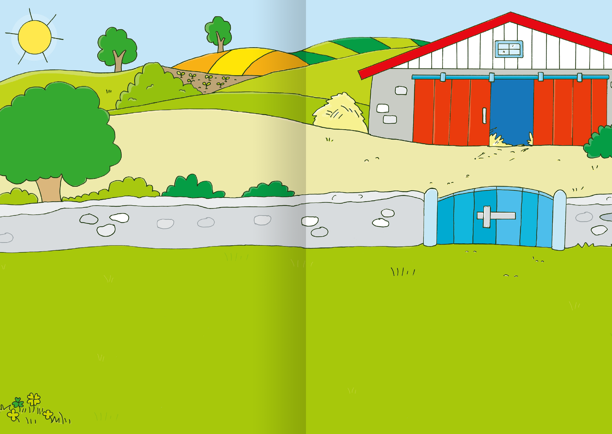 Gezeigt wird eine Innen- oder Zusatzansicht von „MINI-Stickerheft – Bauernhof“. Die Szene zeigt eine farbenfrohe, idyllische Landschaft mit sanften Hügeln in Grüntönen und leuchtenden, gestreiften Feldern in Gelb und Grün. Ein rotes Scheunengebäude mit blauen Fenstern und einem Zaun aus grauen Steinen ist im Vordergrund zu sehen. Der Himmel ist hellblau mit einer strahlenden Sonne. Die Illustrationen sind klar und kinderfreundlich gestaltet.