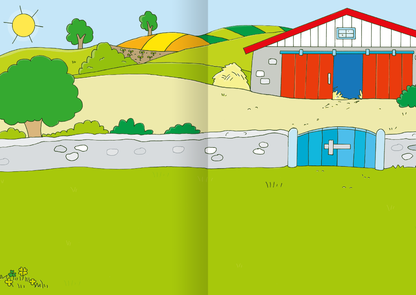 Gezeigt wird eine Innen- oder Zusatzansicht von „MINI-Stickerheft – Bauernhof“. Die Szene zeigt eine farbenfrohe, idyllische Landschaft mit sanften Hügeln in Grüntönen und leuchtenden, gestreiften Feldern in Gelb und Grün. Ein rotes Scheunengebäude mit blauen Fenstern und einem Zaun aus grauen Steinen ist im Vordergrund zu sehen. Der Himmel ist hellblau mit einer strahlenden Sonne. Die Illustrationen sind klar und kinderfreundlich gestaltet.