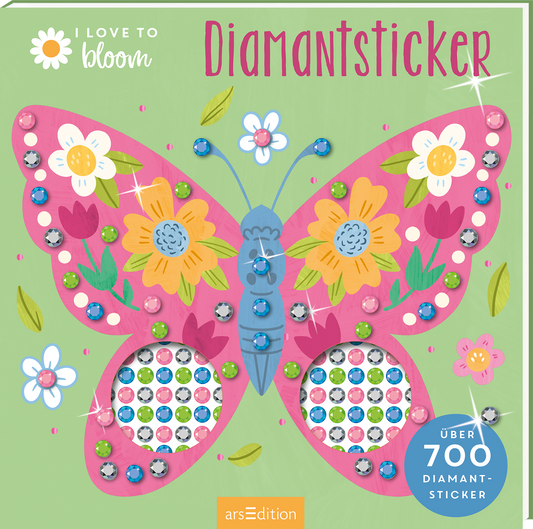 Auf dem Buchcover ist eine bunte, detaillierte Schmetterlingsillustration zu sehen, die mit verschiedenen Blumenmotiven geschmückt ist. Der Schmetterling hat Flügel in Pink und Violett, geschmückt mit bunten Strasssteinen in unterschiedlichen Farben. Die Schriftzüge „I LOVE TO bloom“ und „Diamantsticker“ heben sich in fröhlichem Weiß und Rosa ab. Unten rechts befindet sich ein blauer Button mit dem Text „ÜBER 700 DIAMANT-STICKER“. Ganz unten mittig steht der Logoschriftzug...